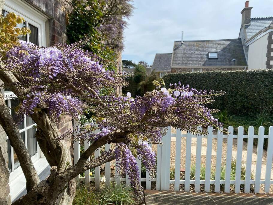 Country Cottage With Private Garden Close To Beach St Mary Екстериор снимка